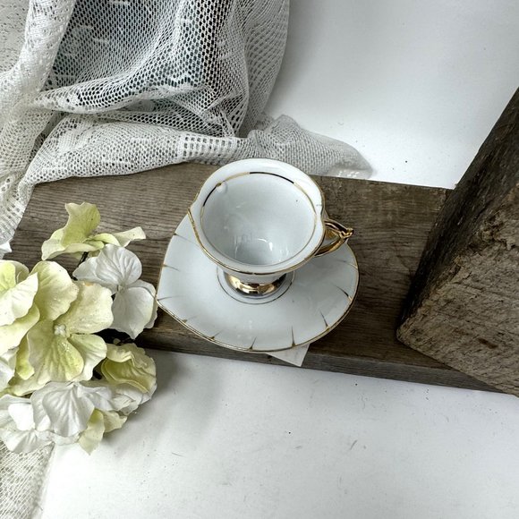 Japan Flower Leaf shaped China Espresso Cup & Saucer Set Vintage Original sticke - Picture 2 of 9